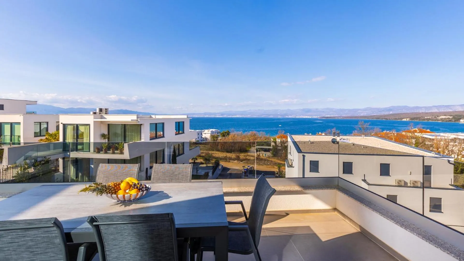 Apartment Klara With Private Pool Malinska