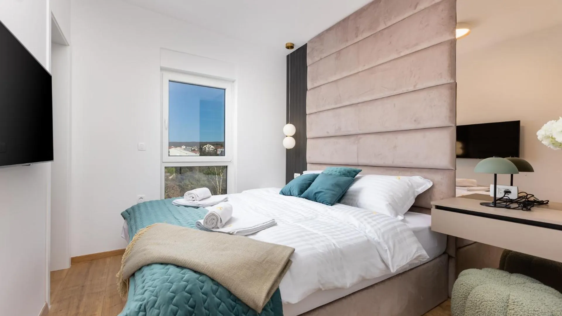 Apartment Klara With Private Pool Malinska