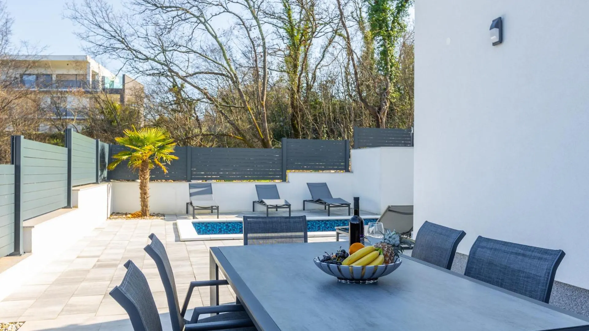 Apartment Klara With Private Pool Malinska