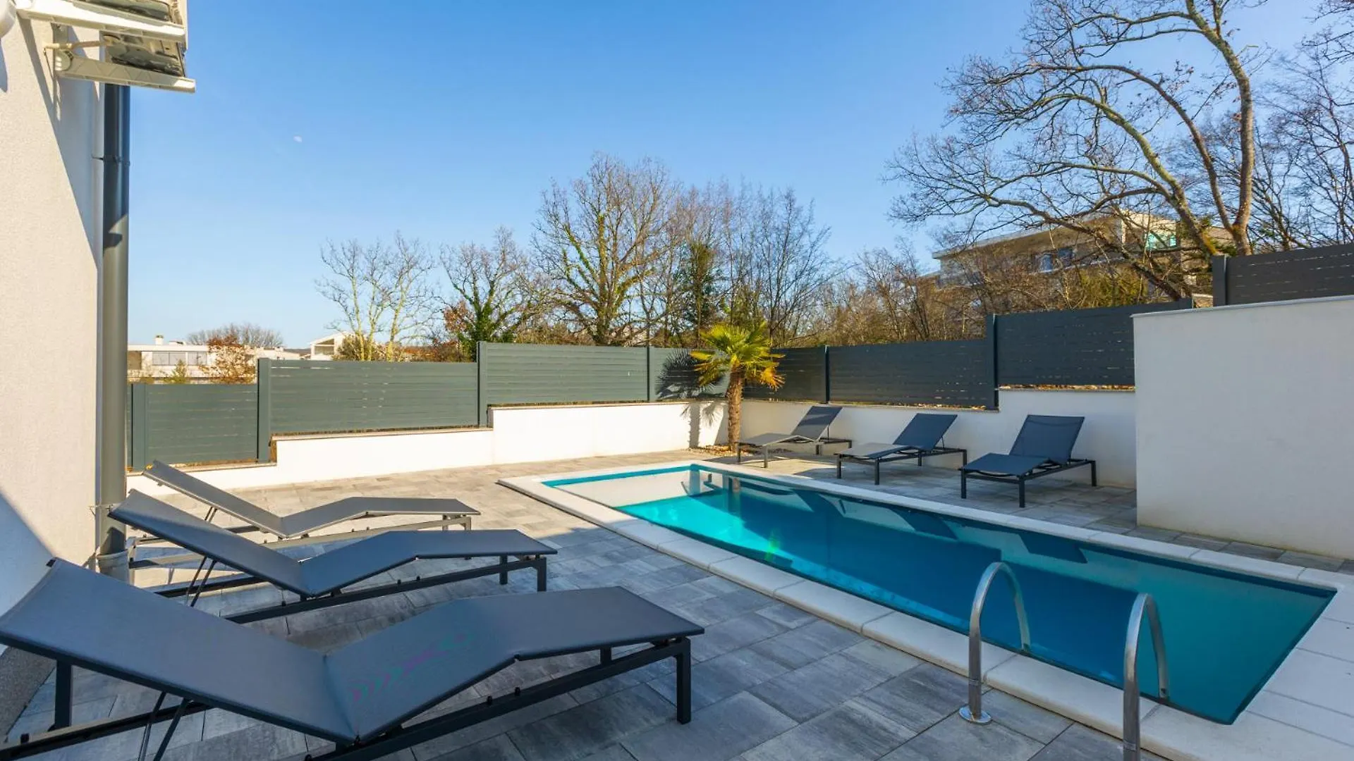 Apartment Klara With Private Pool Malinska