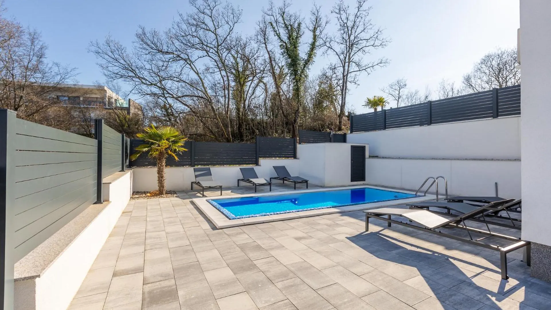 Apartment Klara With Private Pool Malinska